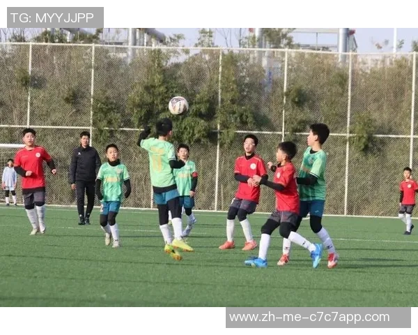 雁塔区足球热潮兴起青少年培训与社区联赛助力发展新篇章 雁塔区足球热潮兴起青少年培训与社区联赛助力发展新篇章